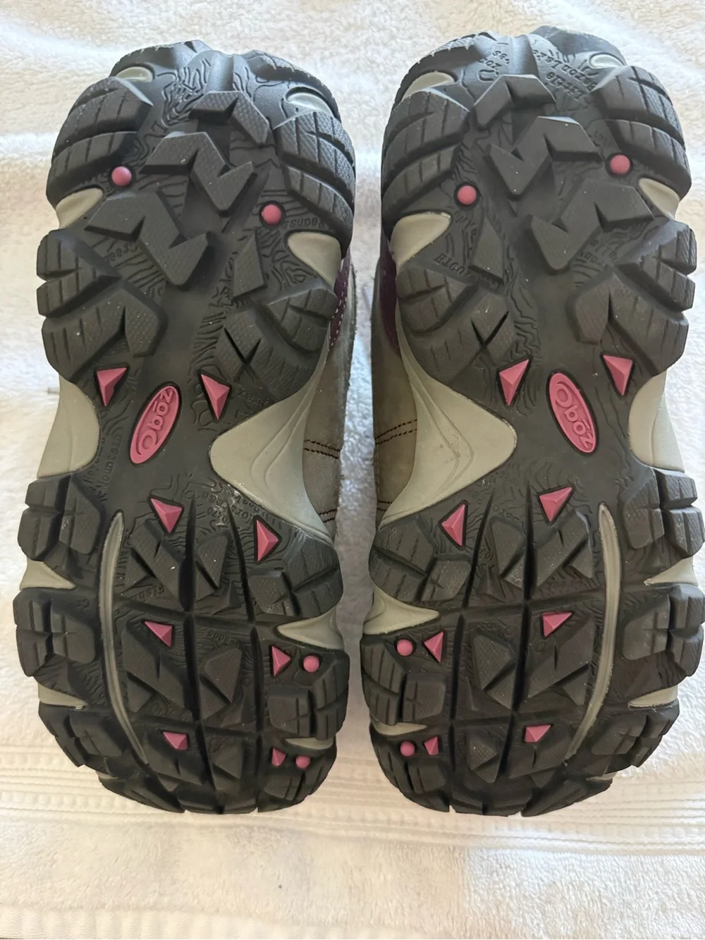 Women’s Athletic Hiking Sneakers in Mauve and Charcoal